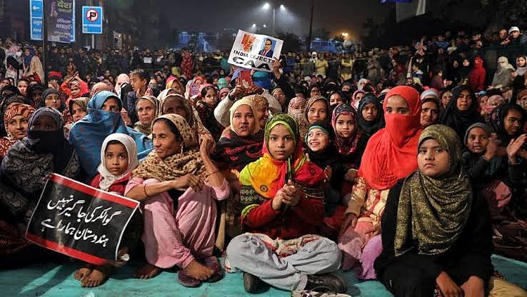 جب خواتین نے اپنے آنچل کو پرچَم بنا لیا... سہیل انجم