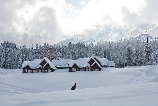کشمیر: شبانہ درجہ حرارت نقطہ انجماد سے نیچے، سری نگر میں سرد ترین رات ریکارڈ
