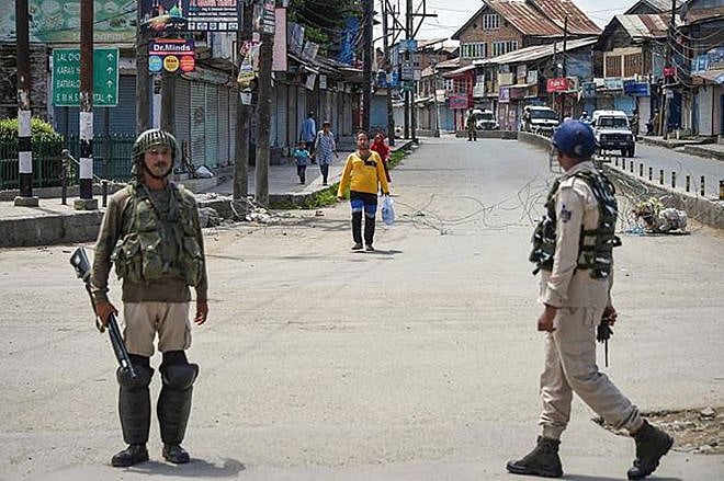 کشمیر: جامع مسجد مسلسل 19ویں جمعے بھی خاموش، غیر یقینی صورت حال کے 131 دن مکمل