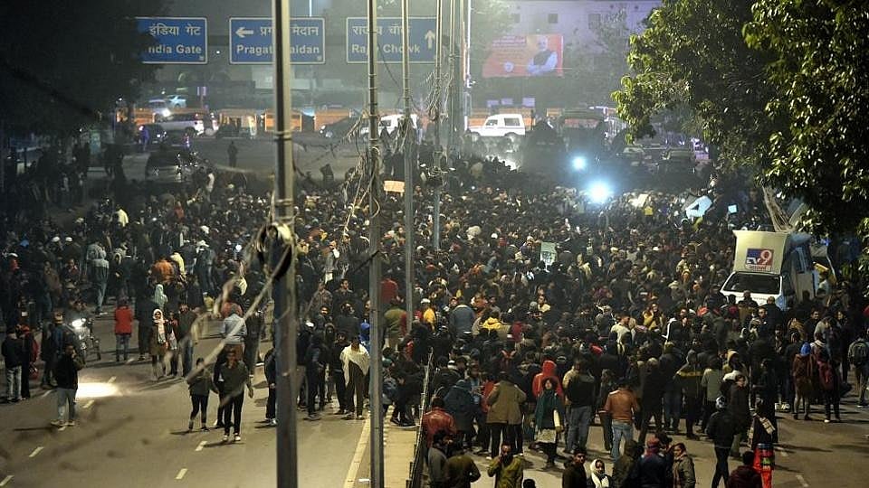 جامعہ : حراست میں لئے تمام طلباء کو پولیس نے رہا کیا، کانگریس کا بی جے پی پر حملہ 