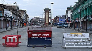 کشمیر میں غیر یقینی صورتحال کا 125 واں دن، عوام ہنوز مسائل سے دو چار