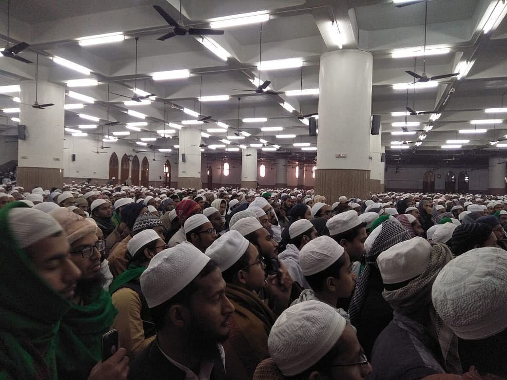 دارالعلوم دیوبند کی لائبریری ہال میں جمع طلبہ۔فوٹو ایم افسر