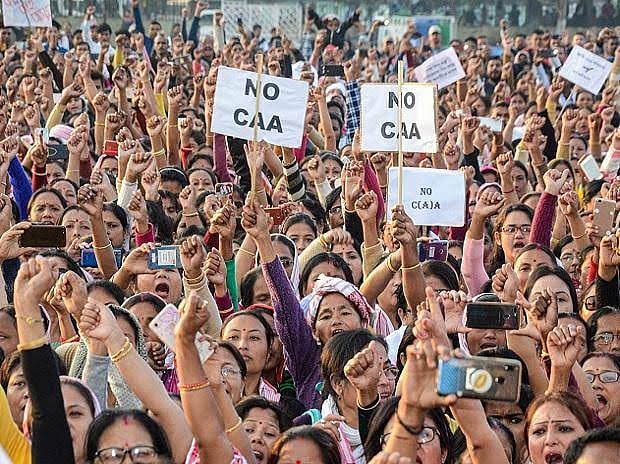 جب خواتین نے اپنے آنچل کو پرچَم بنا لیا... سہیل انجم