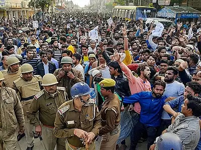 سی اے اے احتجاج: فیکٹ فائنڈنگ رپورٹ میں ’یوگی کی پولیس‘ پر لگے متعدد الزامات