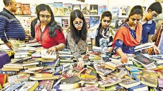 عالمی کتاب میلہ: فیض پر تنازعہ کے درمیان ان کی کتابوں کی فروخت میں اضافہ