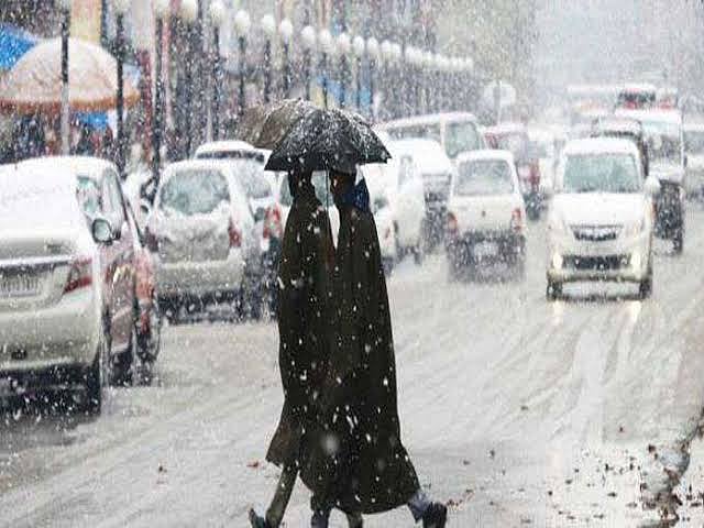 کشمیر: بھاری برف باری کی پیش گوئی کے بیچ چلہ کلان فی الوقت خشک