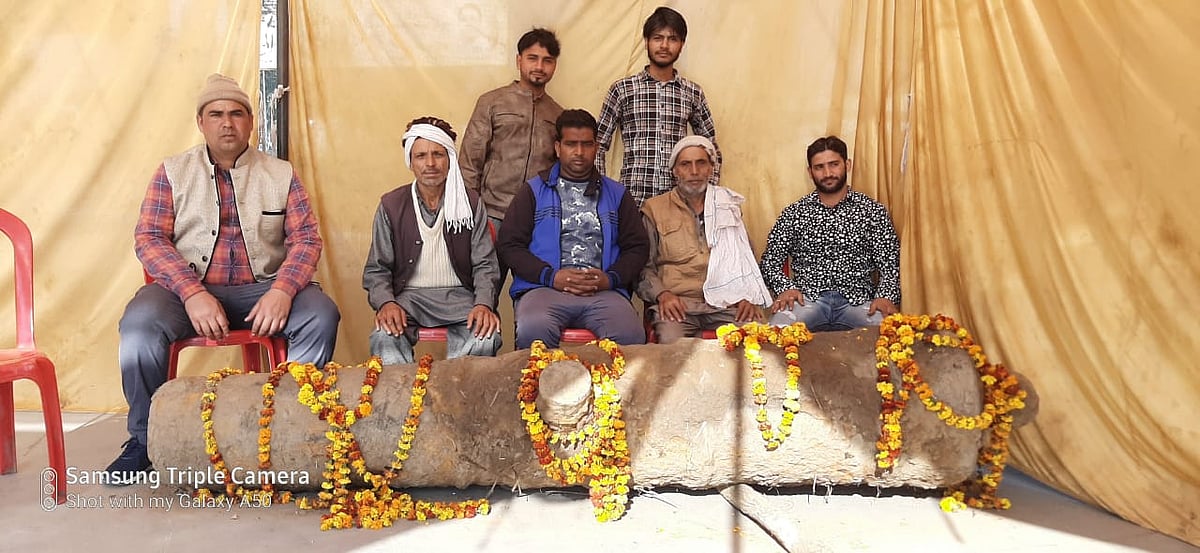 مظفر نگر: لاٹھیوں سے ’توپ‘ کی حفاظت! پولیس پھر بھی چھین لے گئی، کسان برہم