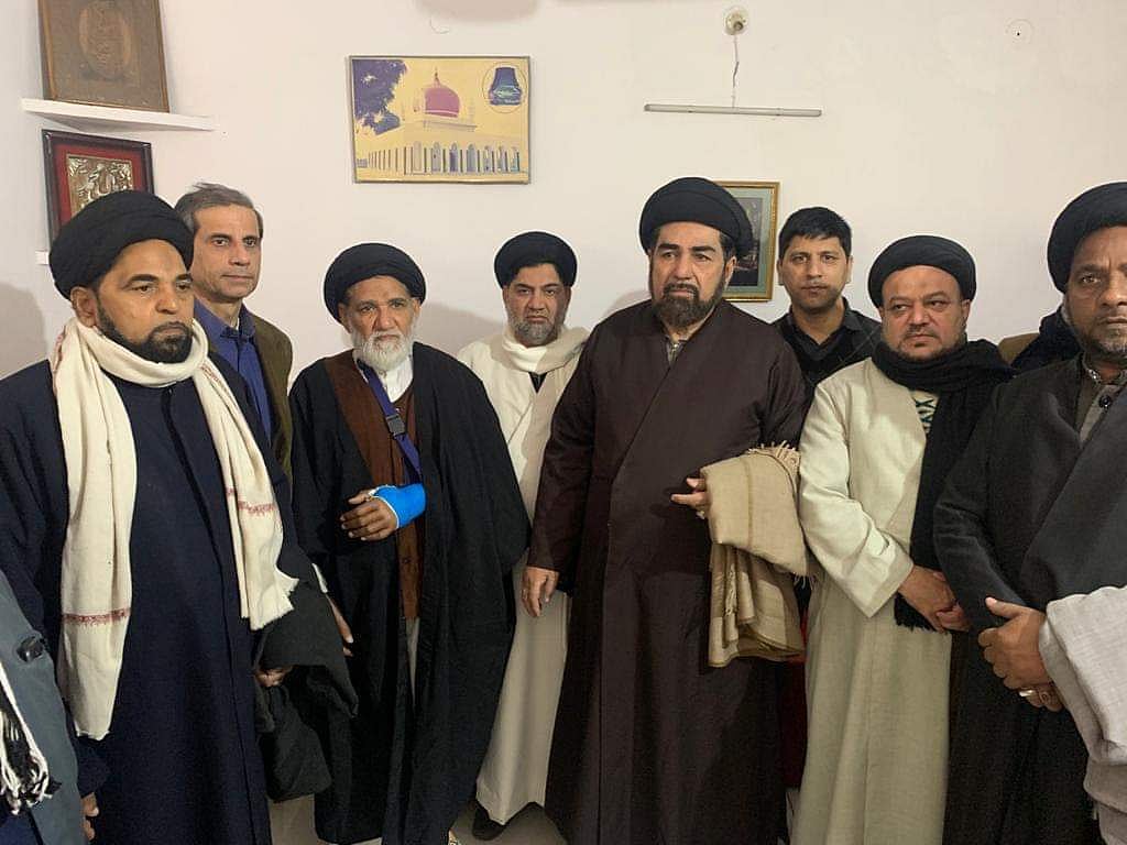 مولانا اسد رضا حسینی کے ساتھ مولانا کلب جواد و دیگر