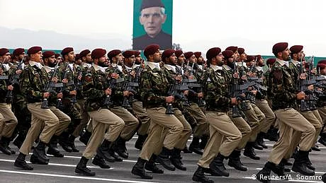 حساب مانگنے والوں سے کون حساب لے سکتا ہے؟