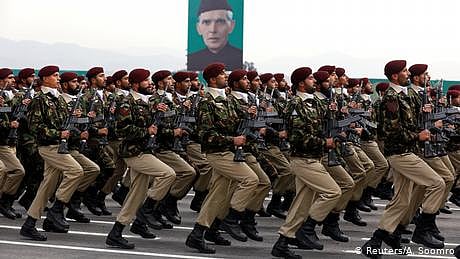 حساب مانگنے والوں سے کون حساب لے سکتا ہے؟