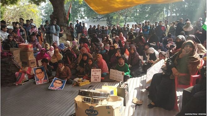 الٰہ آباد میں روشن باغ واقع منصور علی پارک میں خواتین کے مظاہرے کا منظر