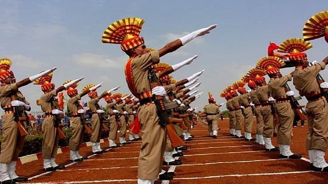 اب فوجیوں کی تنخواہ پر آفت، ایس ایس بی جوانوں کے لیے فنڈ نہیں!