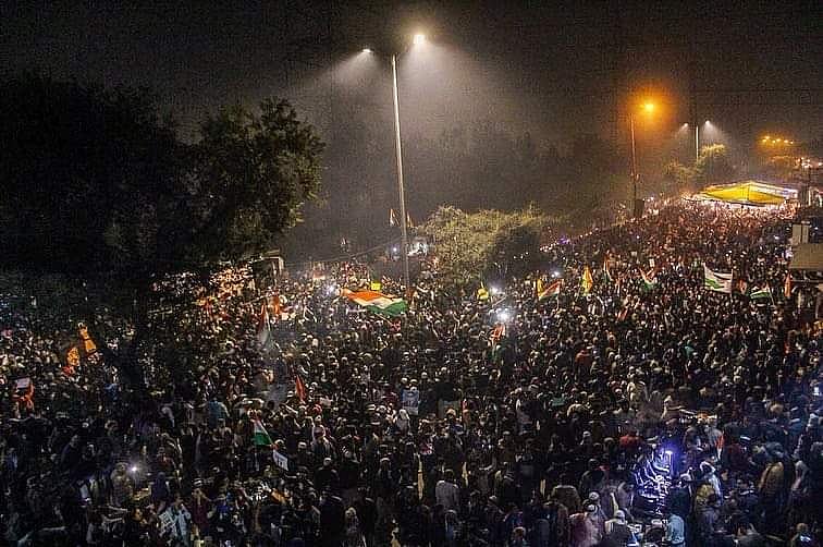 شاہین باغ خاتون مظاہرہ: سرد راتوں میں سڑک پر احتجاج جاری، پولیس کی اپیل بے اثر