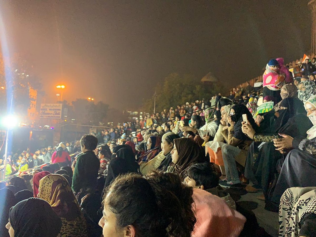 جامع مسجد کی سیڑھیوں پر سی اے اے مخالف احتجاج، تمام مذاہب کے لوگوں کی شرکت