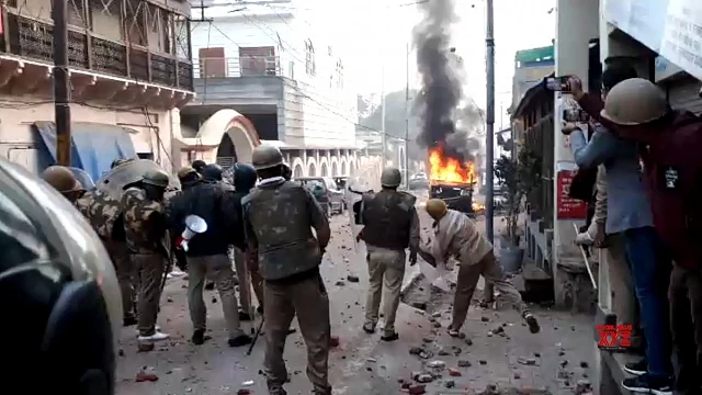 شہریت قانون: چوطرفہ دباؤ کے بعد یوگی حکومت نے کیا بے قصوروں کی گرفتاری کا اعتراف!