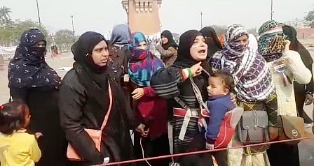 بچوں کے نام پر گھنٹہ گھر کے احتجاج کو ختم کرنے کی سازش!