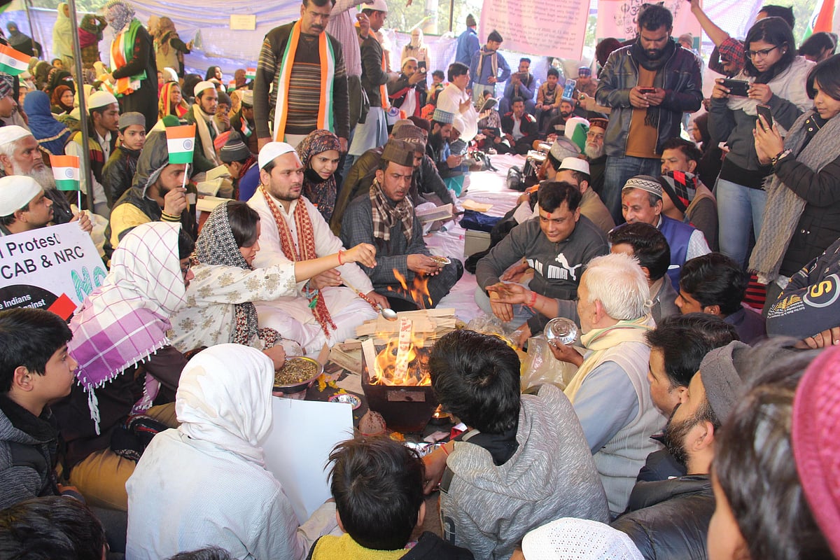 شاہین باغ میں مذہبی ہم آہنگی کا نظارہ: بائبل، گیتا اور قرآن کی تلاوت، گربانی کا بھی اہتمام