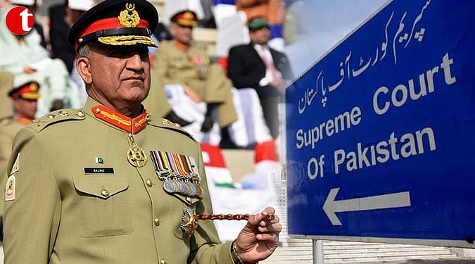 پاکستانی حکومت جنرل قمر جاوید باجوہ کی خدمات کی توسیع کے سلسلے میں سپریم کورٹ پہنچی