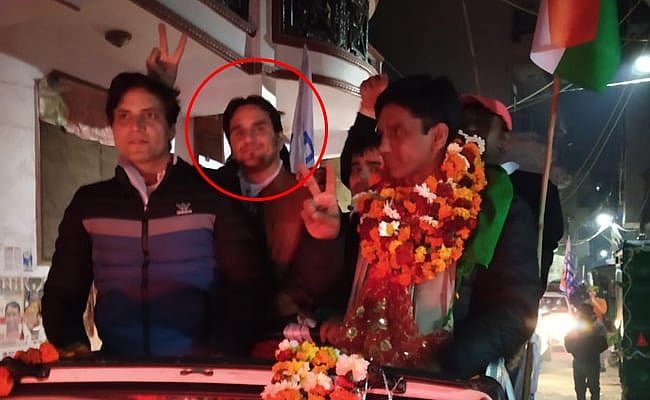 دہلی انتخاب میں کامیابی کا جشن بنا ماتم، عآپ رکن اسمبلی کے قافلہ پر فائرنگ، ایک ہلاک