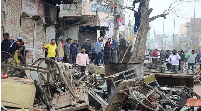 دہلی تشدد: فسادیوں نے بچوں کے رپورٹ کارڈ اور ایڈمیشن کارڈ بھی خاکستر کر دیئے
