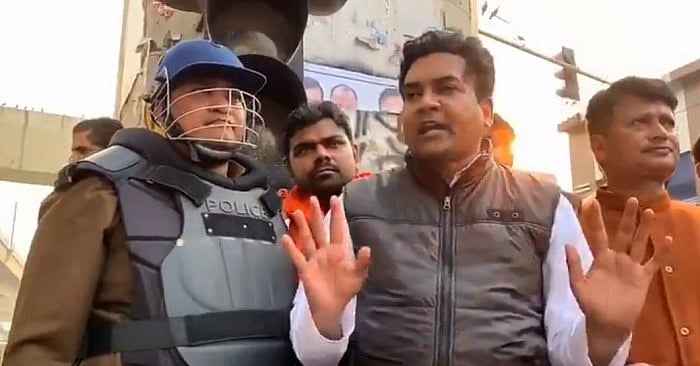 کپل مشرا نے ماحول خراب کرنے کی کوشش کی... ویڈیو