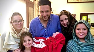 شاہد آفریدی کے گھر پانچویں بیٹی کی پیدائش