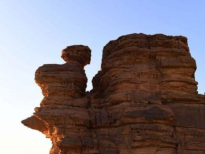 سعودی عرب کا بحری جہاز سے مشابہ پہاڑ ’جبل سفینہ‘