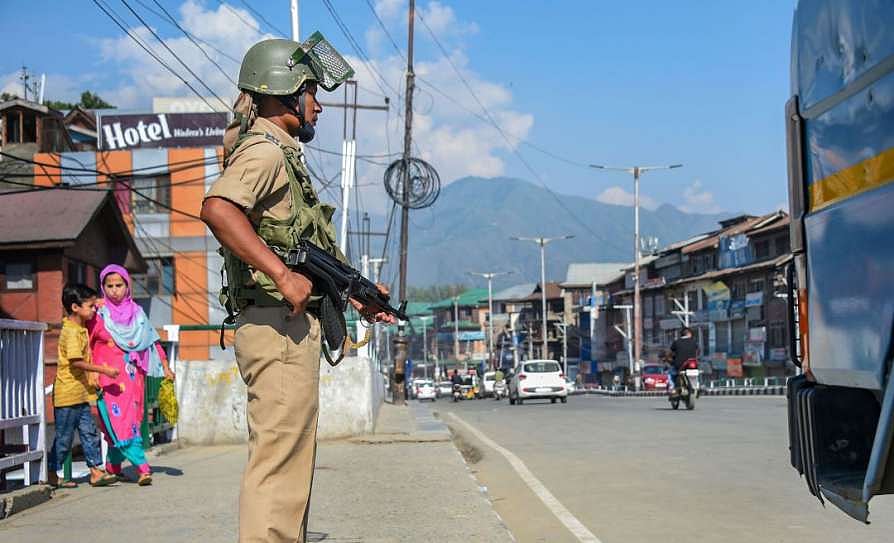 کشمیر میں مختلف لیڈروں کی حراست کے چھ ماہ مکمل