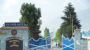 کشمیر یونیورسٹی اور بابا غلام شاہ بادشاہ یونیورسٹی میں تمام سرگرمیاں معطل