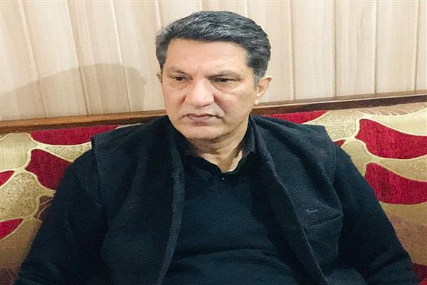 پی ڈی پی رہنما قیوم وانی سیاست سے دستبردار