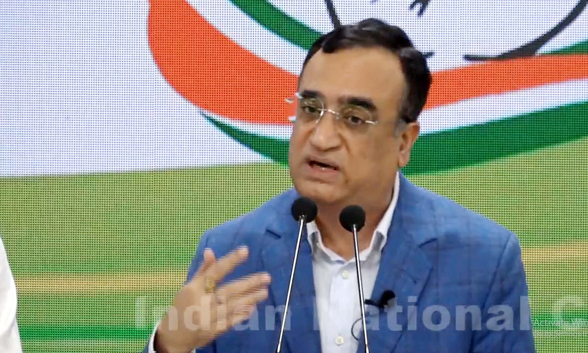 مودی حکومت پرینکا گاندھی کی فیملی کو ’کورونا کے منھ‘ میں ڈھکیلنا چاہتی ہے: اجے ماکن