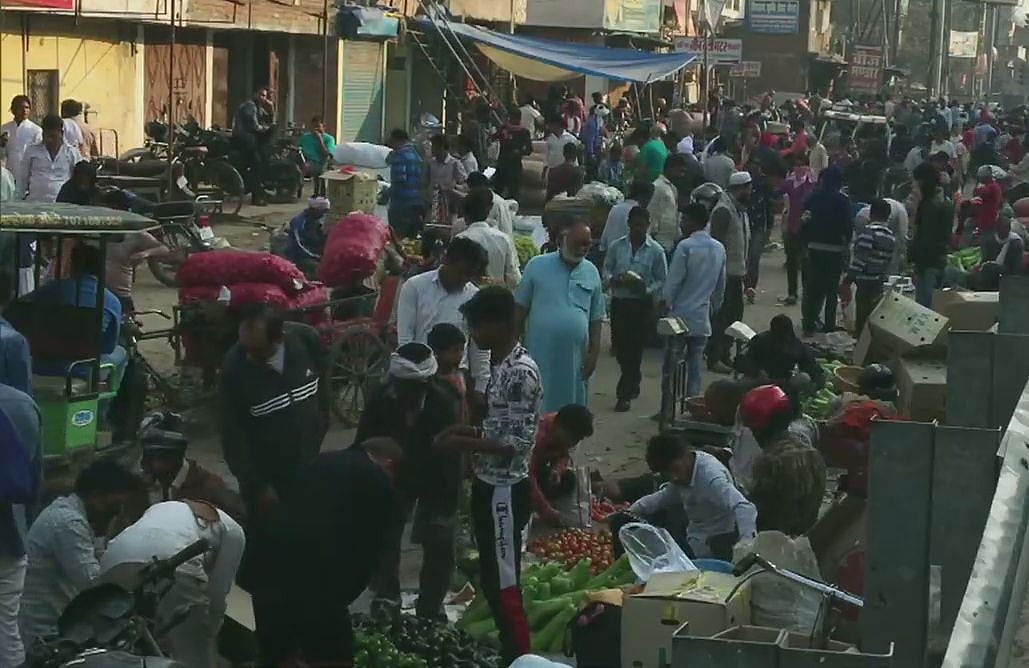 یوپی کے 16 اضلاع میں لاک ڈاؤن کے بعد سبزیوں کے دام بڑھے، منڈیوں میں افراتفری
