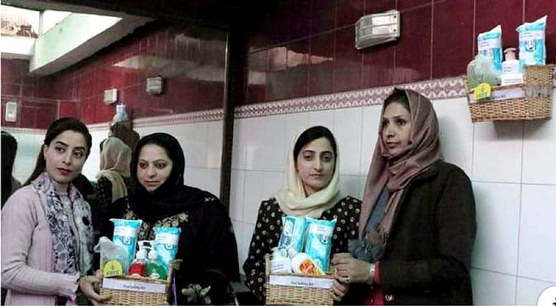 عرفانہ زرگر: خواتین کی سینیٹری مصنوعات کے تعلق سے انوکھی پہل کرنے والی کشمیری خاتون