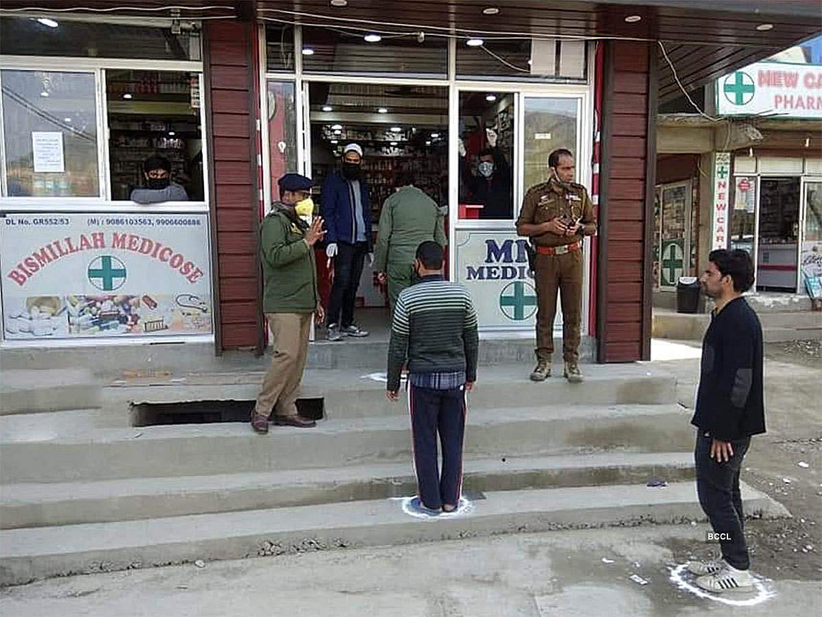 کشمیر: لاک ڈاؤن کا شاخسانہ، گوشت اور سبزیاں سونے کے بھاؤ!