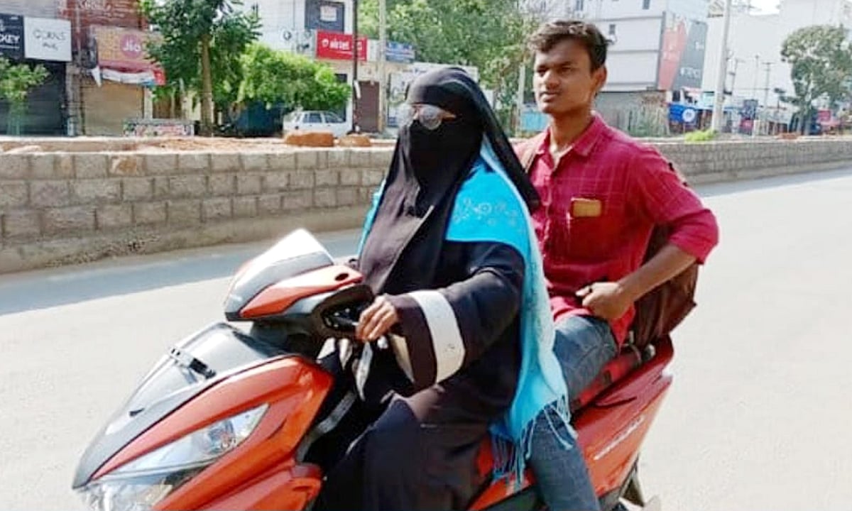 حیدرآباد: لاک ڈاؤن میں 1400 کلومیٹر اسکوٹی چلا کر ’لخت جگر‘ کو گھر واپس لائیں رضیہ بیگم