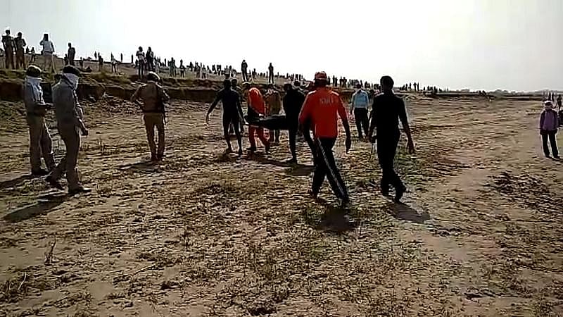 یوپی: لاک ڈاؤن کے دوران حادثہ، کشتی پلٹنے سے 2 پولیس اہلکار سمیت 3 افراد ہلاک