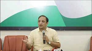 بی جے پی کے بالی ووڈ ڈرگ کنکشن کی دوبارہ تفتیش کی جائے: کانگریس