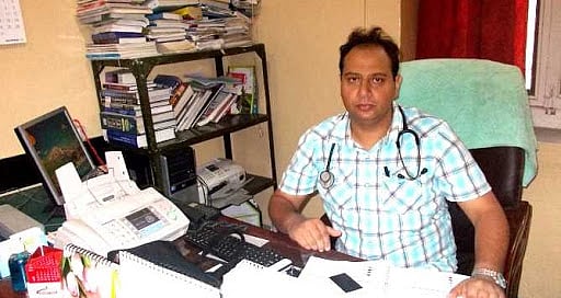 کورونا سے صحتیاب ہونے والے مریض عام لوگوں کی طرح ہوتے ہیں: ڈاکٹر نوید شاہ