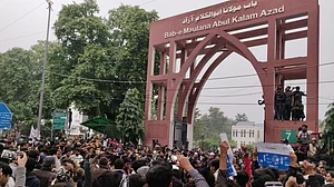 دہلی فسادات: مبینہ سازش کے الزام میں جامعہ کا طالب علم گرفتار
