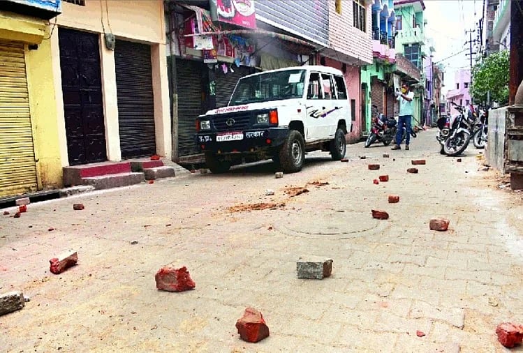 ہوش کے ناخن لیجیے ورنہ پوری قوم خاکستر ہو جائے گی... ظفر آغا