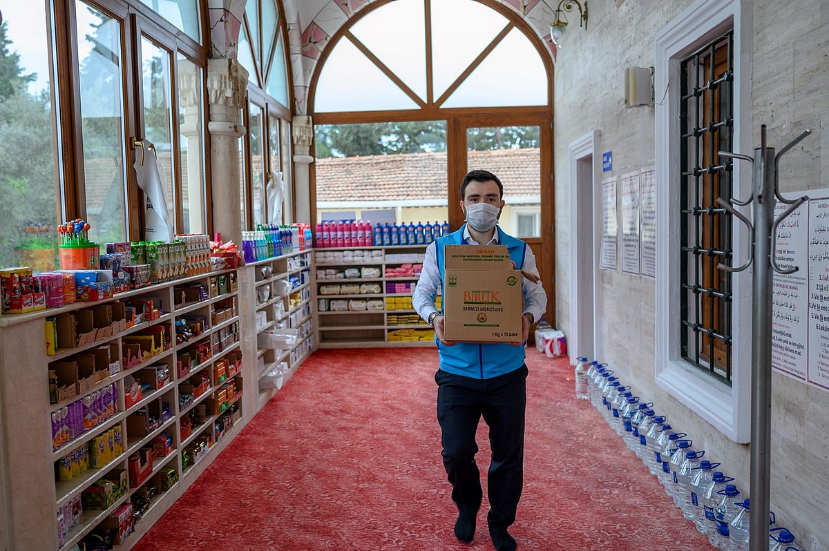 کورونا بحران: ترکی کی مسجد ضرورت مندوں کے لئے ’سپر مارکیٹ‘ میں تبدیل، سب کچھ مفت
