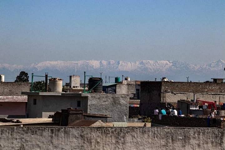 کورونا وائرس کا اثر: کوہِ ہمالیہ کا پنجاب سے نظارہ!