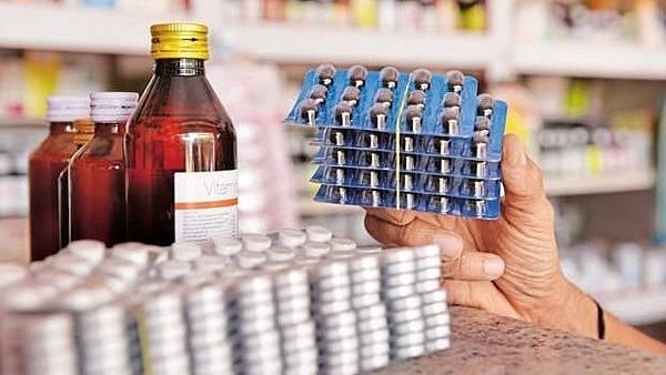 کورونا: ٹرمپ کے سخت رخ کے بعد ہندوستان نے کچھ دواؤں کی برآمدات کو دی منظوری