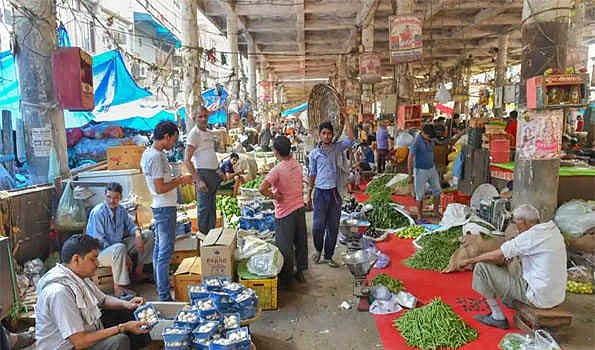 دہلی: آزاد پور منڈی میں کورونا وائرس کا بڑھا خطرہ، 11 تاجر متاثر
