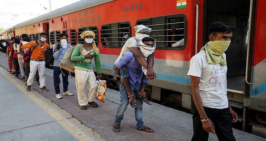 طنز و مزاح: خراشیں، جدید سودیشی ریل... تقدیس نقوی