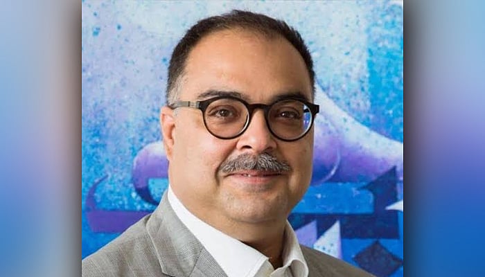کراچی طیارہ حادثہ: بدقسمت پرواز کے دو خوش قسمت مسافر، ایک کمال امروہی کے رشتہ دار