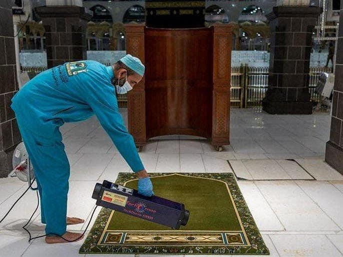 رمضان کے آخری عشرے میں الحرمین الشریفین کی جراثیم کش مواد سے تطہیر