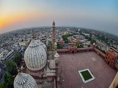غزل: اب کے دنیا میں عجب ڈھنگ سے عید آئی ہے ...خواجہ محمد عارف