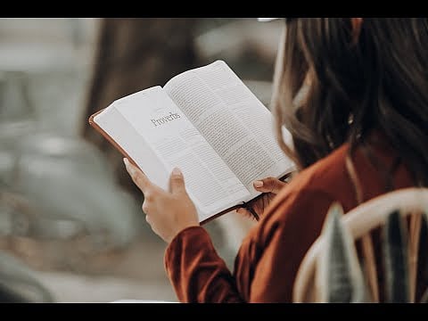 کورونا مریضوں کا تناؤ  کتابیں پڑھنے سے ہوا دوور