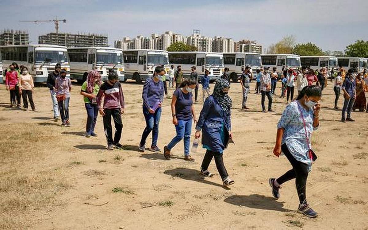 کورونا وبا کے پیش نظر تعلیمی ادارے داخلے کی بنیاد میرٹ کو بنائیں: پروفیسر احرار حسین